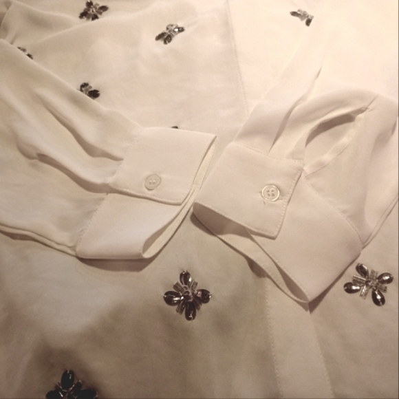 Chico's ButtonUp Blouse, Jeweled Butterflies Collar, Long Sleeve,Cuffs, Ivory, L - Picture 9 of 13